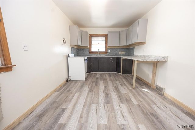 353 38th Street, Niagara Falls, NY 14303