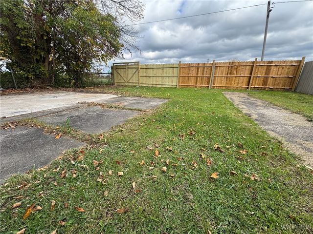 353 38th Street, Niagara Falls, NY 14303