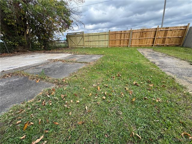 353 38th Street, Niagara Falls, NY 14303