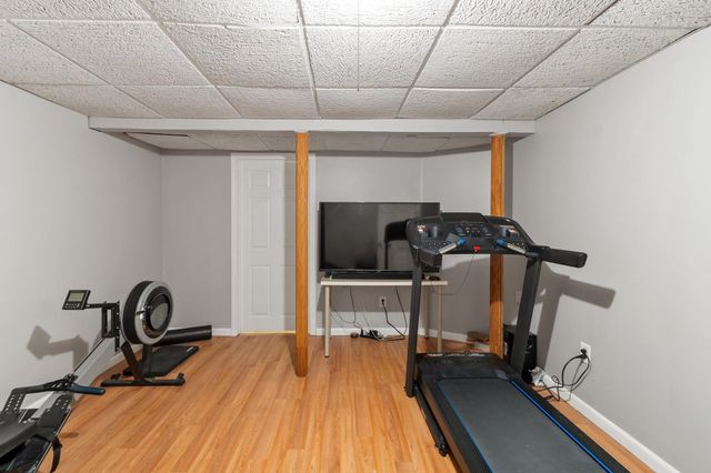 122 Westwood Drive, Nashua, NH 03062