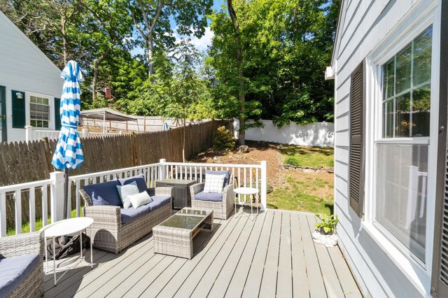 122 Westwood Drive, Nashua, NH 03062