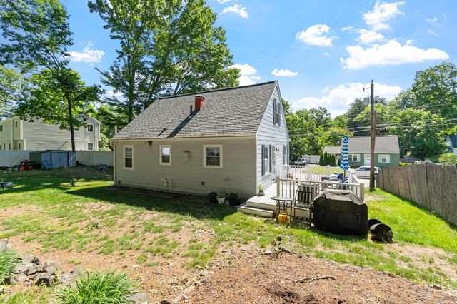 122 Westwood Drive, Nashua, NH 03062