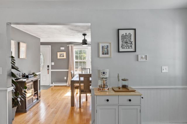 122 Westwood Drive, Nashua, NH 03062