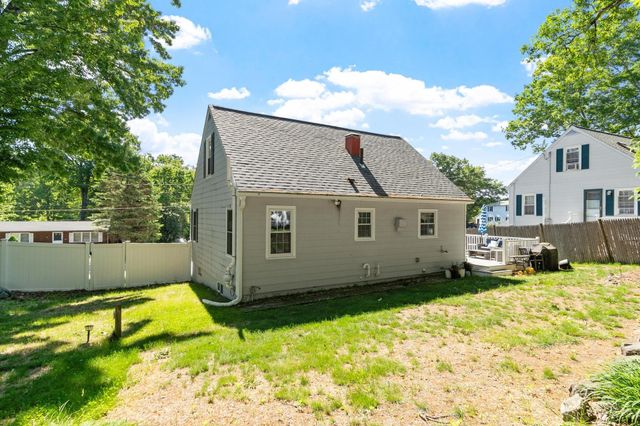 122 Westwood Drive, Nashua, NH 03062