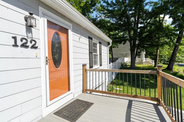 122 Westwood Drive, Nashua, NH 03062