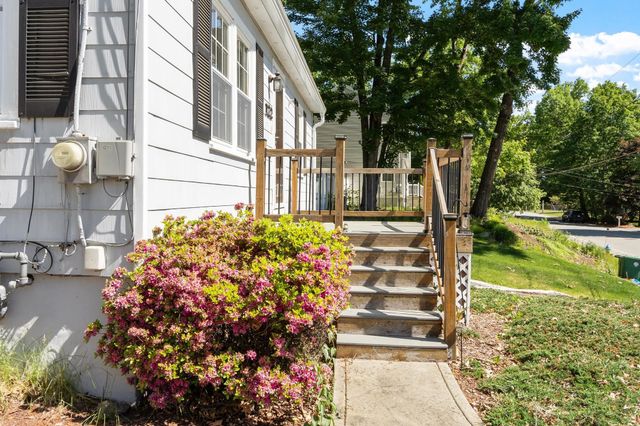 122 Westwood Drive, Nashua, NH 03062