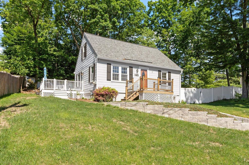122 Westwood Drive, Nashua, NH 03062