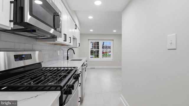 14829 EMBERDALE DR, Woodbridge, VA 22193