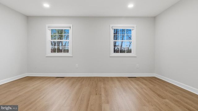 14829 EMBERDALE DR, Woodbridge, VA 22193