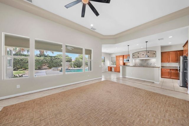 112 Tesori Drive, Palm Desert, CA 92211