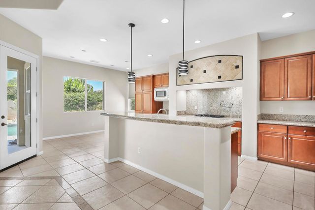 112 Tesori Drive, Palm Desert, CA 92211