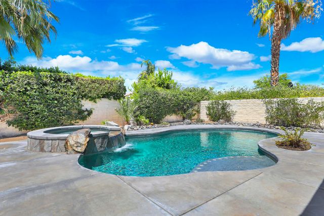 112 Tesori Drive, Palm Desert, CA 92211