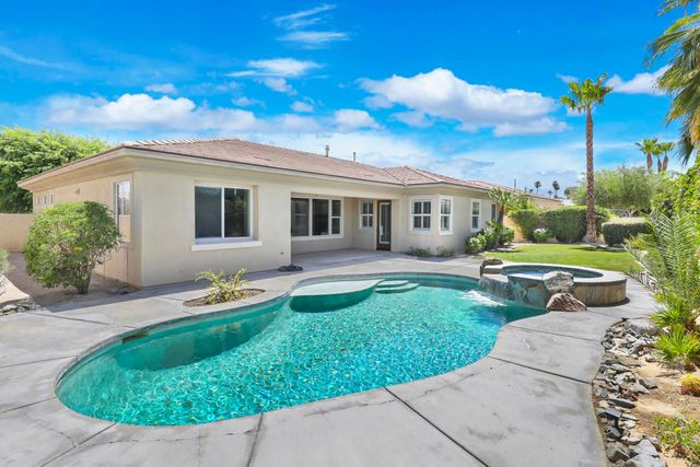 112 Tesori Drive, Palm Desert, CA 92211