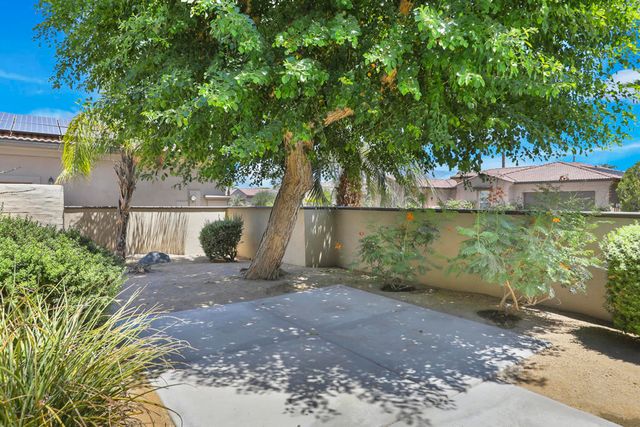 112 Tesori Drive, Palm Desert, CA 92211
