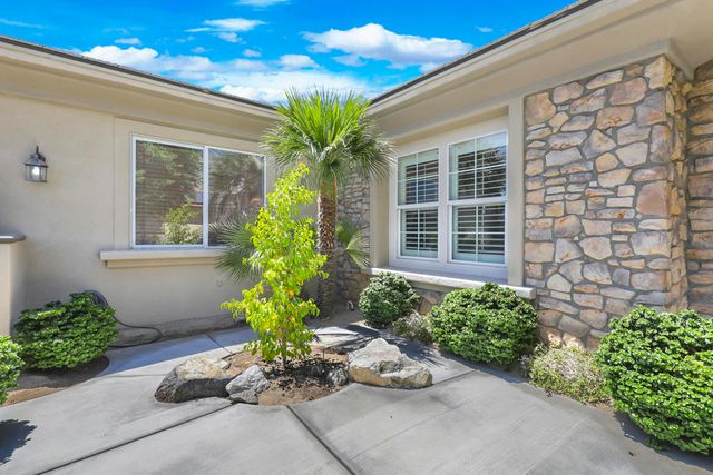 112 Tesori Drive, Palm Desert, CA 92211