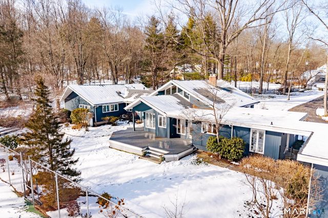 5 Mohawk Lane, Woodbridge, CT 06525