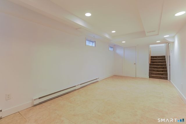 5 Mohawk Lane, Woodbridge, CT 06525