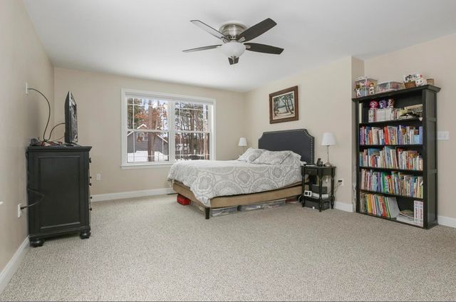 9 Gulliver Avenue, Salem, NH 03079