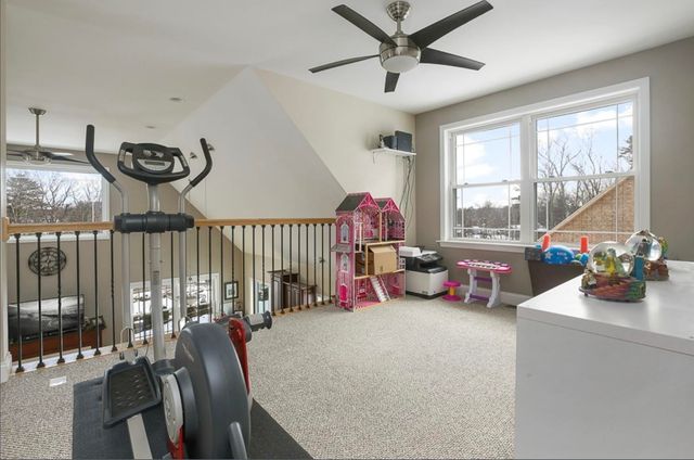 9 Gulliver Avenue, Salem, NH 03079