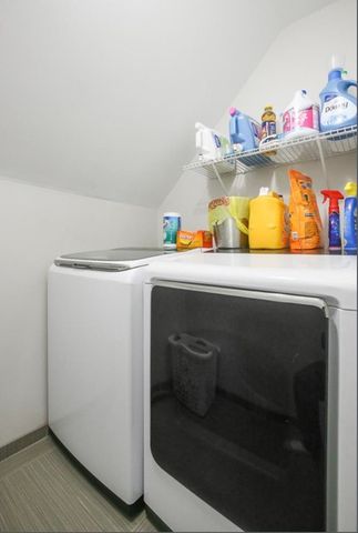 9 Gulliver Avenue, Salem, NH 03079