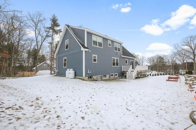 9 Gulliver Avenue, Salem, NH 03079