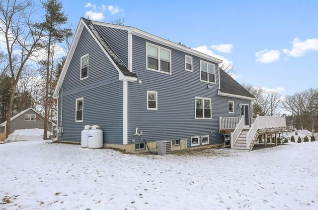9 Gulliver Avenue, Salem, NH 03079