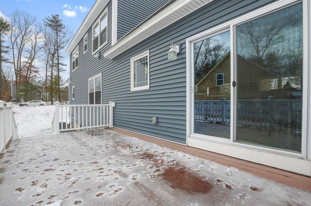 9 Gulliver Avenue, Salem, NH 03079
