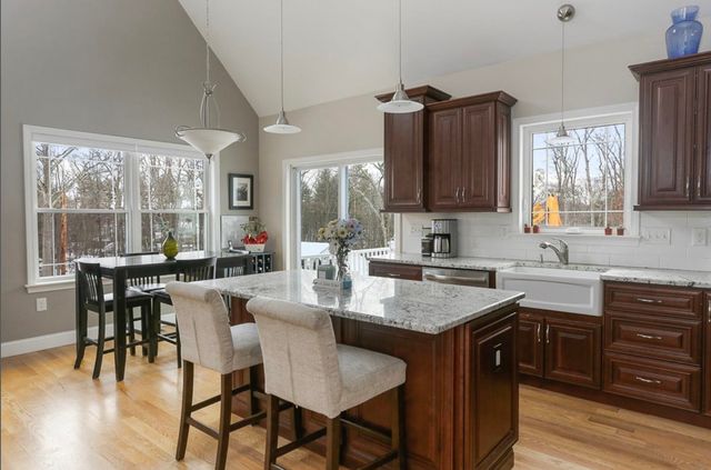 9 Gulliver Avenue, Salem, NH 03079