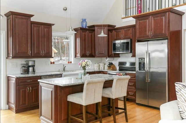 9 Gulliver Avenue, Salem, NH 03079