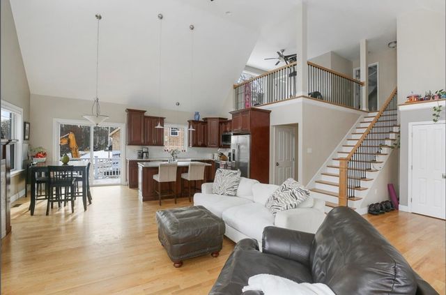 9 Gulliver Avenue, Salem, NH 03079