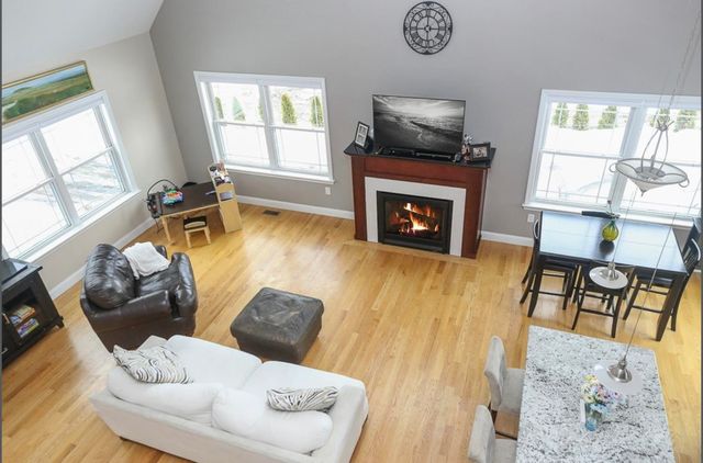 9 Gulliver Avenue, Salem, NH 03079