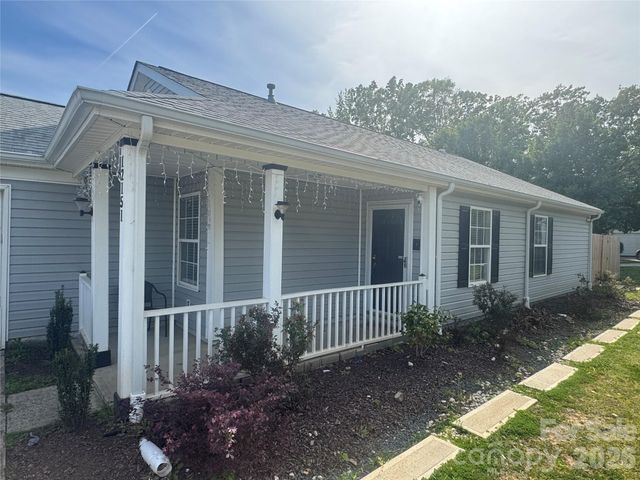 12151 Stewarts Crossing Drive, Charlotte, NC 28215