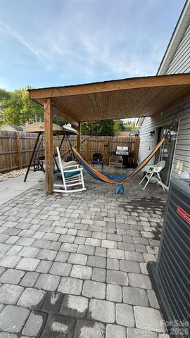 12151 Stewarts Crossing Drive, Charlotte, NC 28215