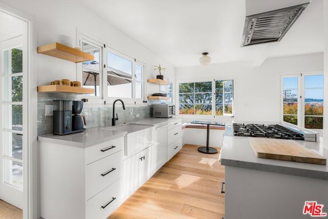 1322 E Cota Street, Santa Barbara, CA 93103