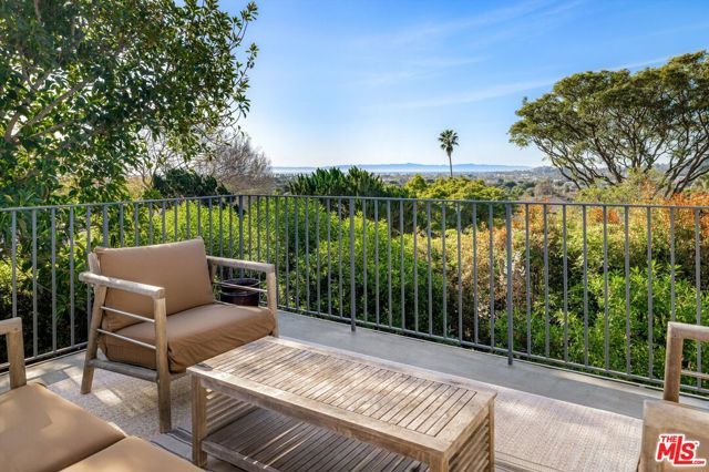 1322 E Cota Street, Santa Barbara, CA 93103