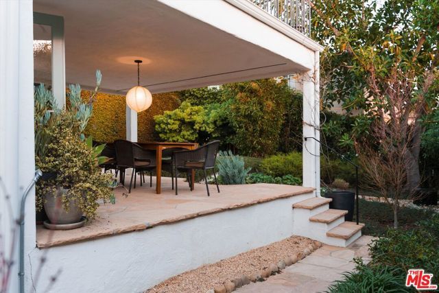 1322 E Cota Street, Santa Barbara, CA 93103