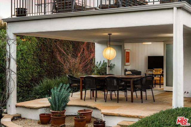 1322 E Cota Street, Santa Barbara, CA 93103