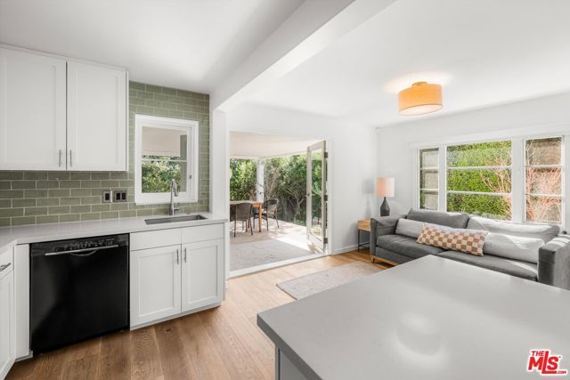 1322 E Cota Street, Santa Barbara, CA 93103