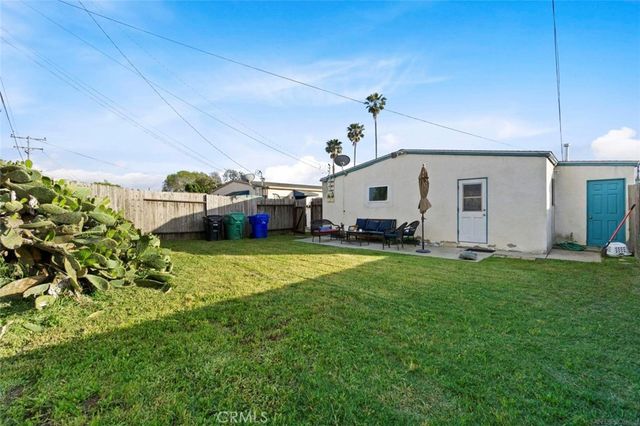 3284 Luna Avenue, San Diego, CA 92117