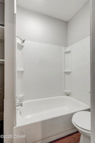 220 N Jackson Avenue, Joplin, MO 64801