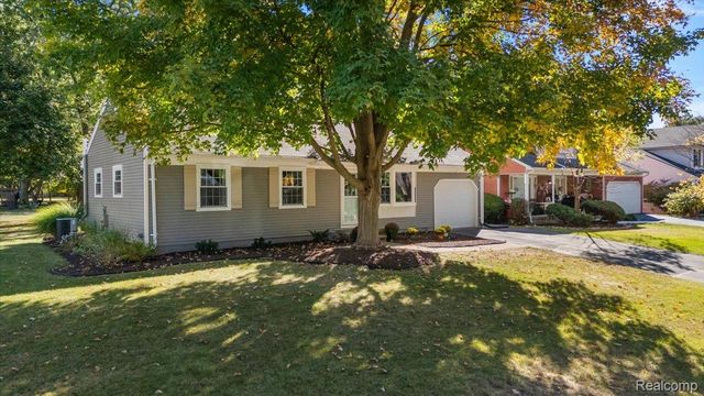 2066 Teaneck Circle, Wixom, MI 48393