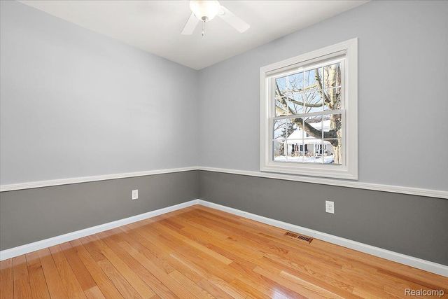 2066 Teaneck Circle, Wixom, MI 48393