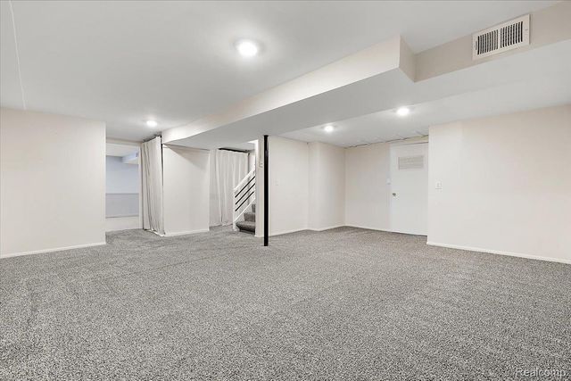 2066 Teaneck Circle, Wixom, MI 48393