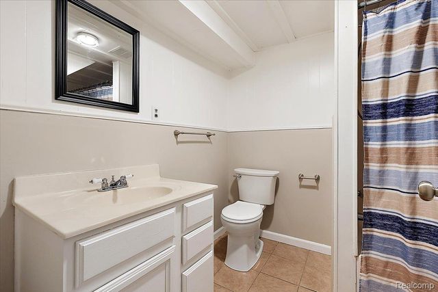 2066 Teaneck Circle, Wixom, MI 48393