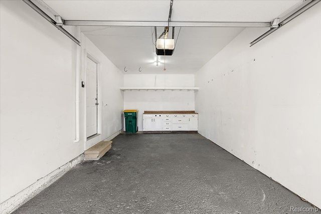 2066 Teaneck Circle, Wixom, MI 48393