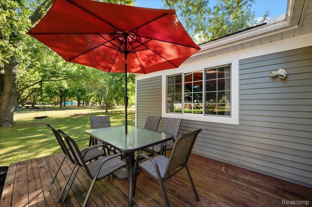 2066 Teaneck Circle, Wixom, MI 48393