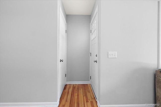 2066 Teaneck Circle, Wixom, MI 48393