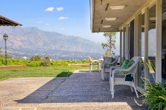 4019 Forest Hill Drive, La Canada Flintridge, CA 91011