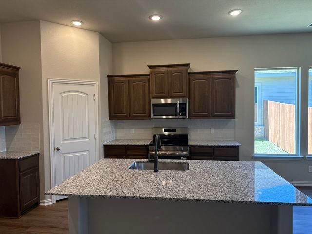 1229 Sabine River Lane, Springtown, TX 76082