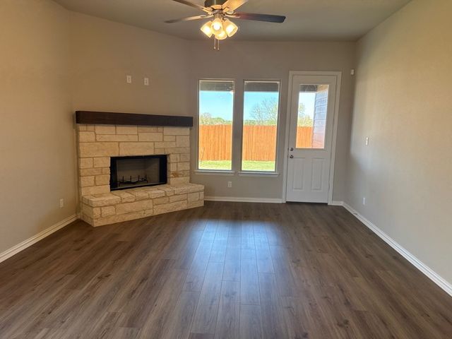 1229 Sabine River Lane, Springtown, TX 76082